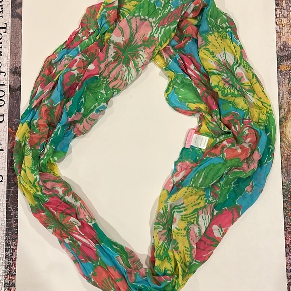 Lilly Pulitzer infinity Scarf - Picture 3 of 3
